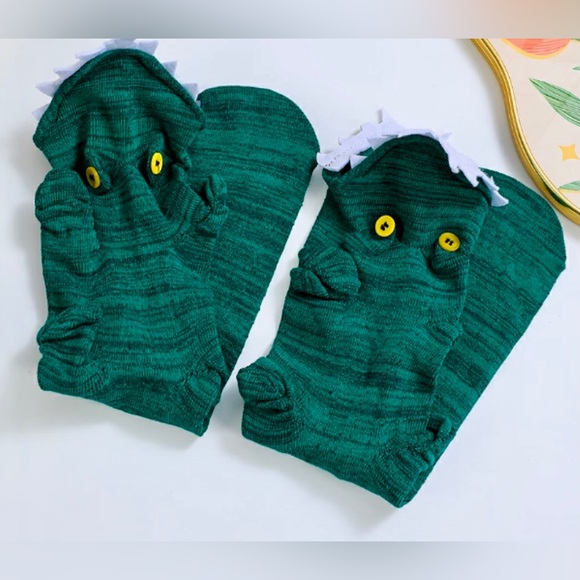 ALLIGATOR FUNNY WARM NOVELTY SOCKS - Picture 3 of 5